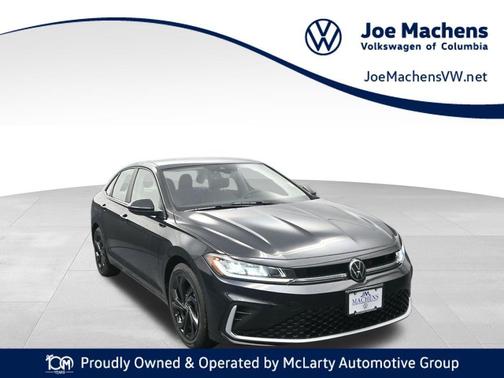 Deep Black Pearl 2026 Volkswagen Jetta 1.4T SE