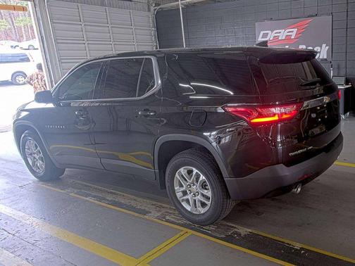 Mosaic Black Metallic 2020 Chevrolet Traverse LS