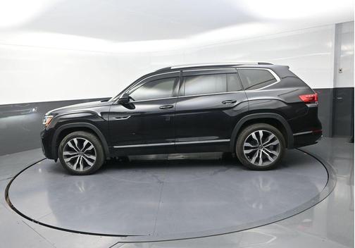 Deep Black 2023 Volkswagen Atlas 3.6L SEL Premium