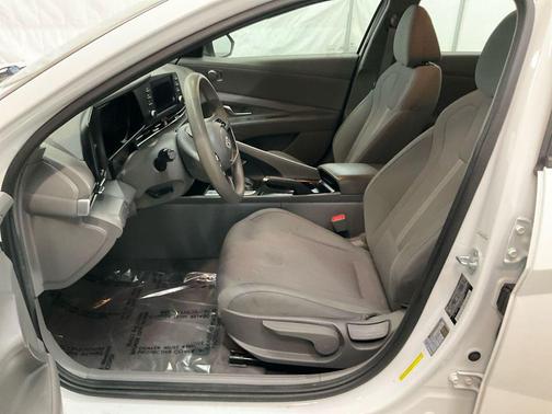 2021 Hyundai ELANTRA SE