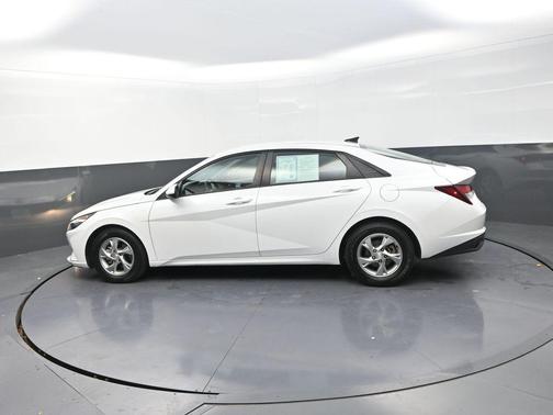 2021 Hyundai ELANTRA SE