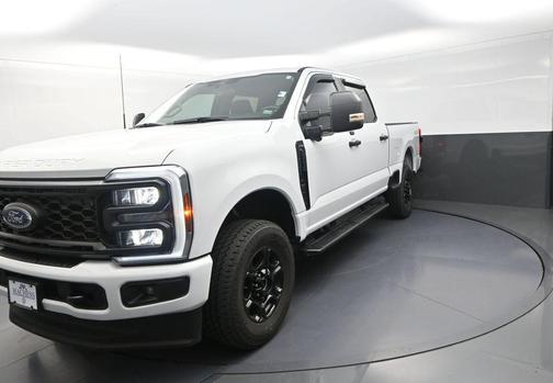 Oxford White 2024 Ford F-250 XL