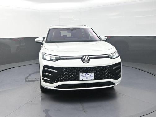 Amber 2026 Volkswagen Tiguan 2.0T SEL R-Line 4MOTION