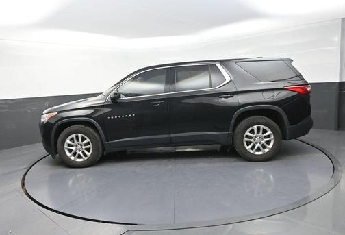 Mosaic Black Metallic 2020 Chevrolet Traverse LS