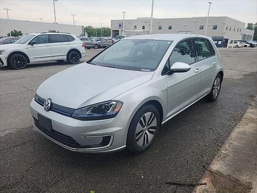 2016 Volkswagen e-Golf SEL Premium