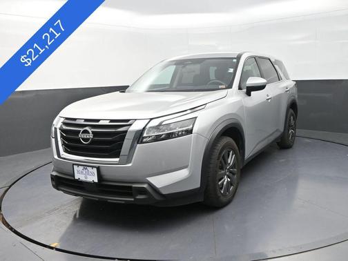 2022 Nissan Pathfinder S 4WD