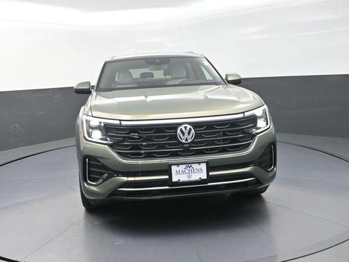 Avocadogreen 2026 Volkswagen Atlas Cross Sport 2.0T SEL Premium