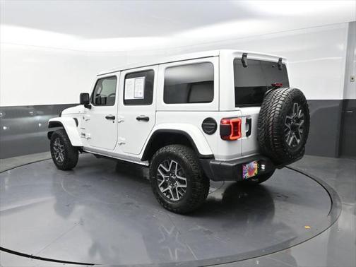 2024 Jeep Wrangler 4-Door Sahara 4x4