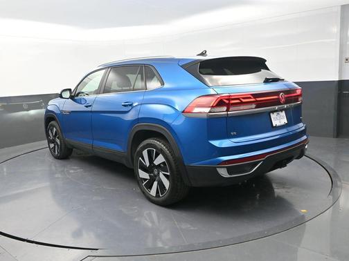 2024 Volkswagen Atlas Cross Sport 2.0T SE w/Technology 4MOTION