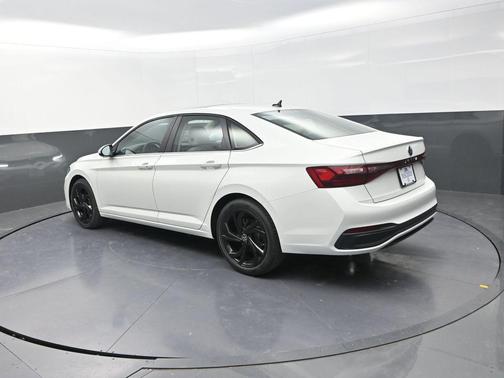 2026 Volkswagen Jetta 1.4T SE