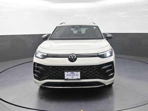 Sandstone 2026 Volkswagen Tiguan 2.0T SE R-Line Black 4MOTION
