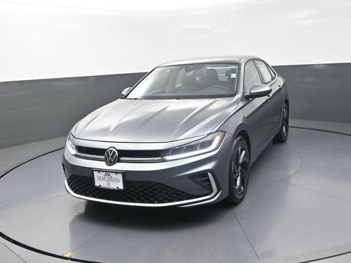 Platinum Gray 2026 Volkswagen Jetta 1.4T SE