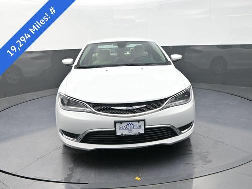 2016 Chrysler 200 Limited