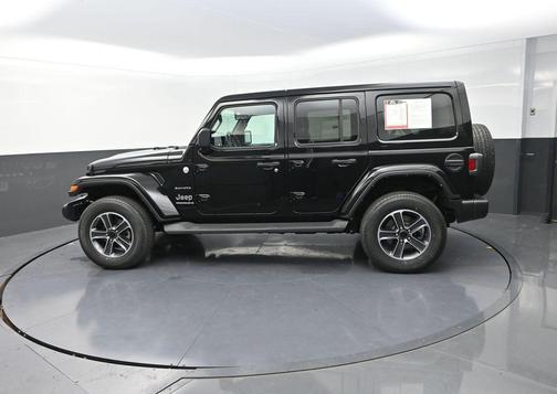2023 Jeep Wrangler 4-Door Sahara 4x4