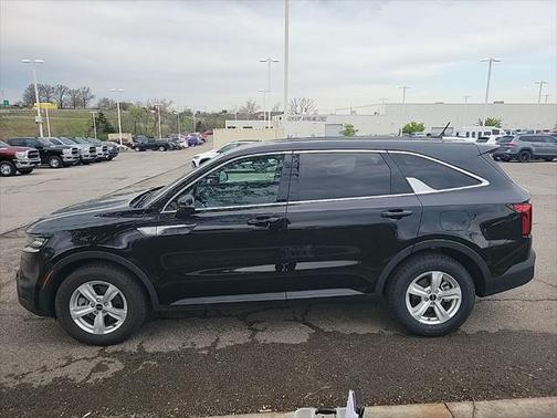 2023 Kia Sorento LX