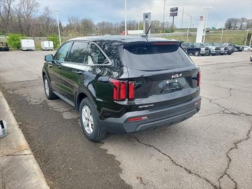 2023 Kia Sorento LX