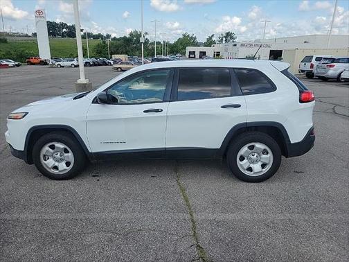 2016 Jeep Cherokee Sport