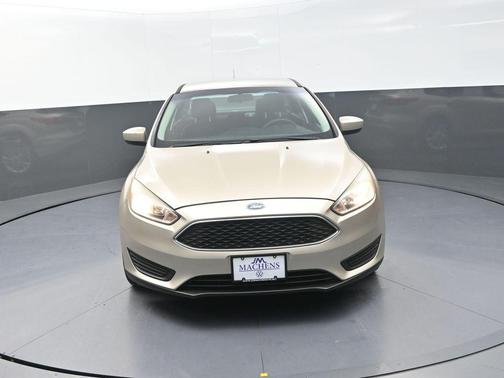 White Gold Metallic 2018 Ford Focus SE