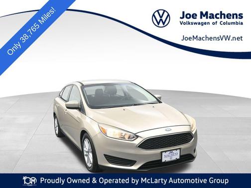 White Gold Metallic 2018 Ford Focus SE