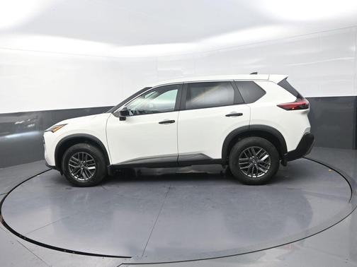 Glacier White 2023 Nissan Rogue S