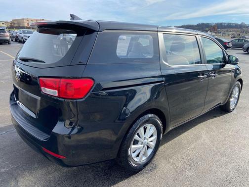 2018 Kia Sedona L