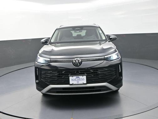 deep black pearl 2026 Volkswagen Tiguan 2.0T S 4MOTION