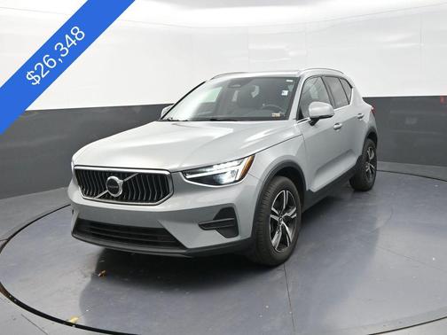 2024 Volvo XC40 B5 Core