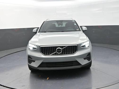 2024 Volvo XC40 B5 Core