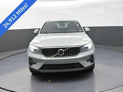 2024 Volvo XC40 B5 Core