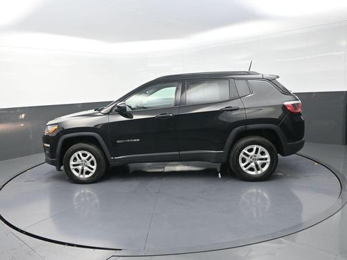 Diamond Black Crystal Pearlcoat 2018 Jeep Compass Sport