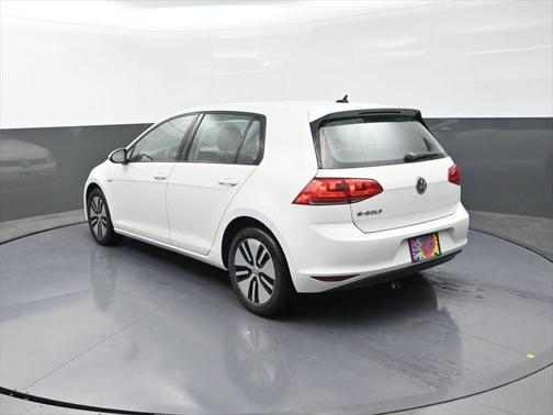 2016 Volkswagen e-Golf SE