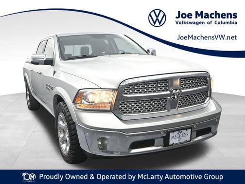 Bright Silver Metallic Clearcoat 2017 RAM 1500 Laramie