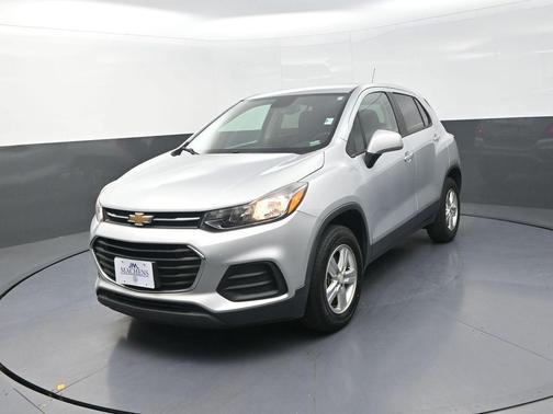 Silver Ice Metallic 2017 Chevrolet Trax LS
