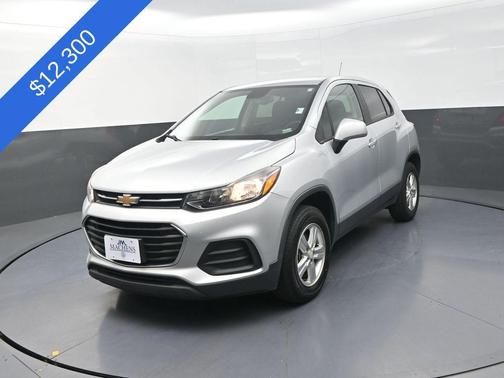 Silver Ice Metallic 2017 Chevrolet Trax LS