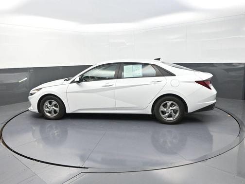 2021 Hyundai ELANTRA SE