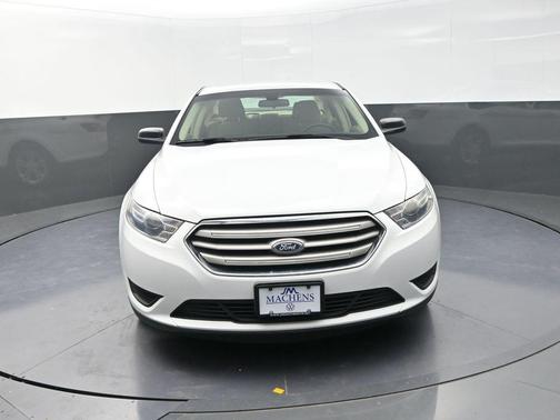 2017 Ford Taurus SE