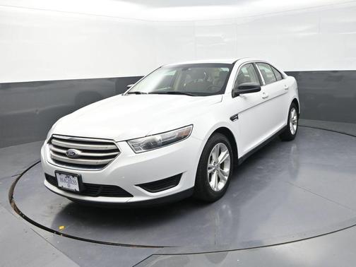 2017 Ford Taurus SE
