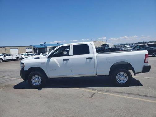 2020 RAM 2500 Tradesman Crew Cab 4X4 6'4' Box