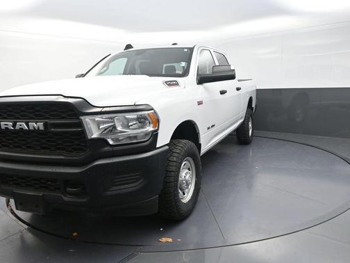 2020 RAM 2500 Tradesman Crew Cab 4X4 6'4' Box