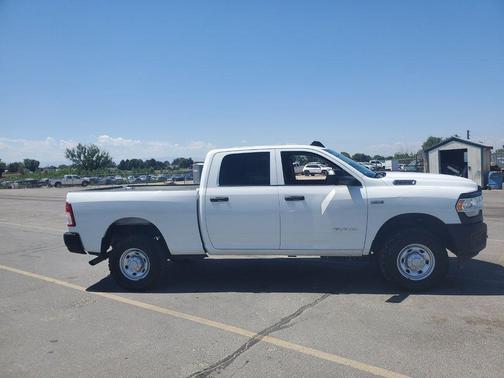2020 RAM 2500 Tradesman Crew Cab 4X4 6'4' Box