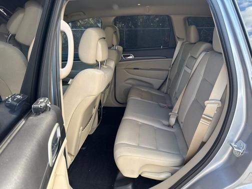 2020 Jeep Grand Cherokee Laredo