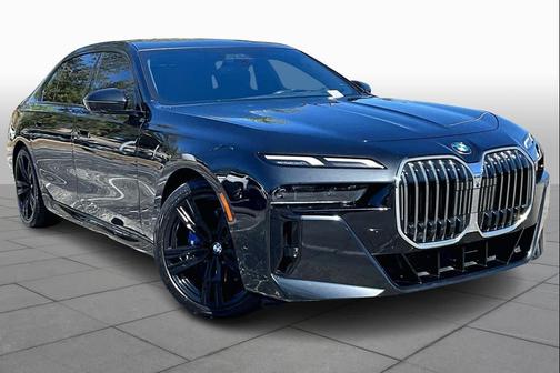 2023 BMW 740 i
