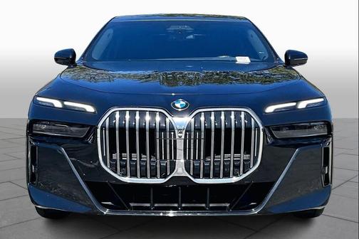 2023 BMW 740 i