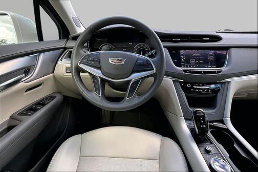 Crystal White Tricoat 2020 Cadillac XT5 Premium Luxury