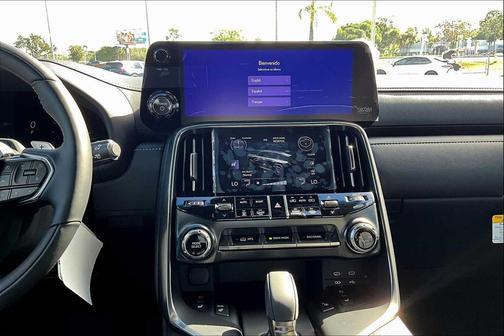 2025 Lexus LX 700h Luxury