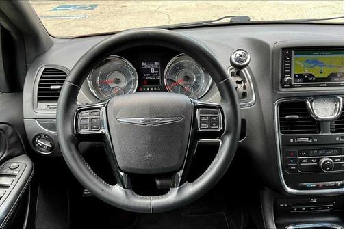 2015 Chrysler Town & Country S