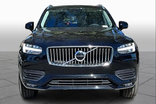 2022 Volvo XC90 T6 Momentum