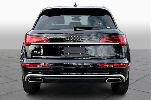 2022 Audi Q5 45 S line Premium
