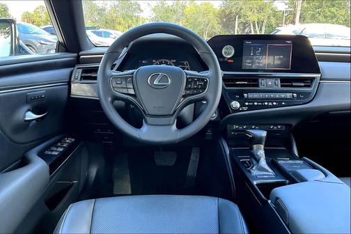2022 Lexus ES 350 Base