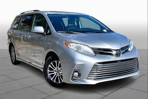 2019 Toyota Sienna XLE